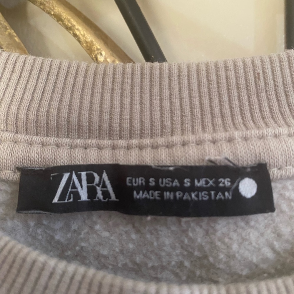 Zara Men's Light Gray Crewneck Sweater - Picture 2 of 2